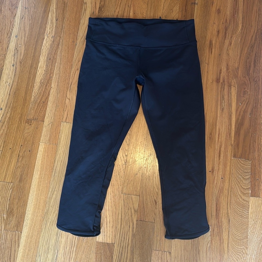 Lululemon black cropped leggings